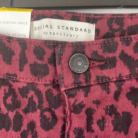 Social Standard by Sanctuary. Cheetah Print Ankle Skinny Jeans. Size 8. NWT. - Picture 2 of 14